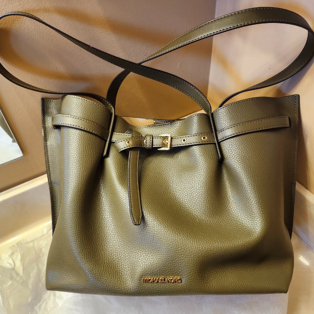 Michael Kors tote in Olive green pebble leather